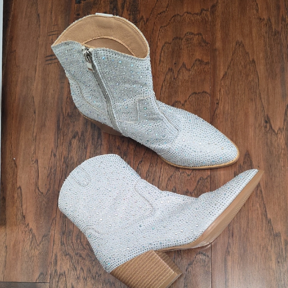 Rhinestone Studded Cowgirl Boots - 8